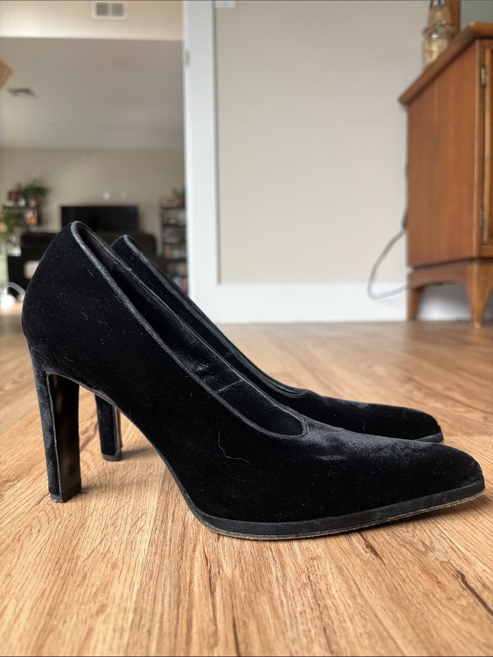 Vintage Giorgio Armani Velvet Pumps - 37 1/2